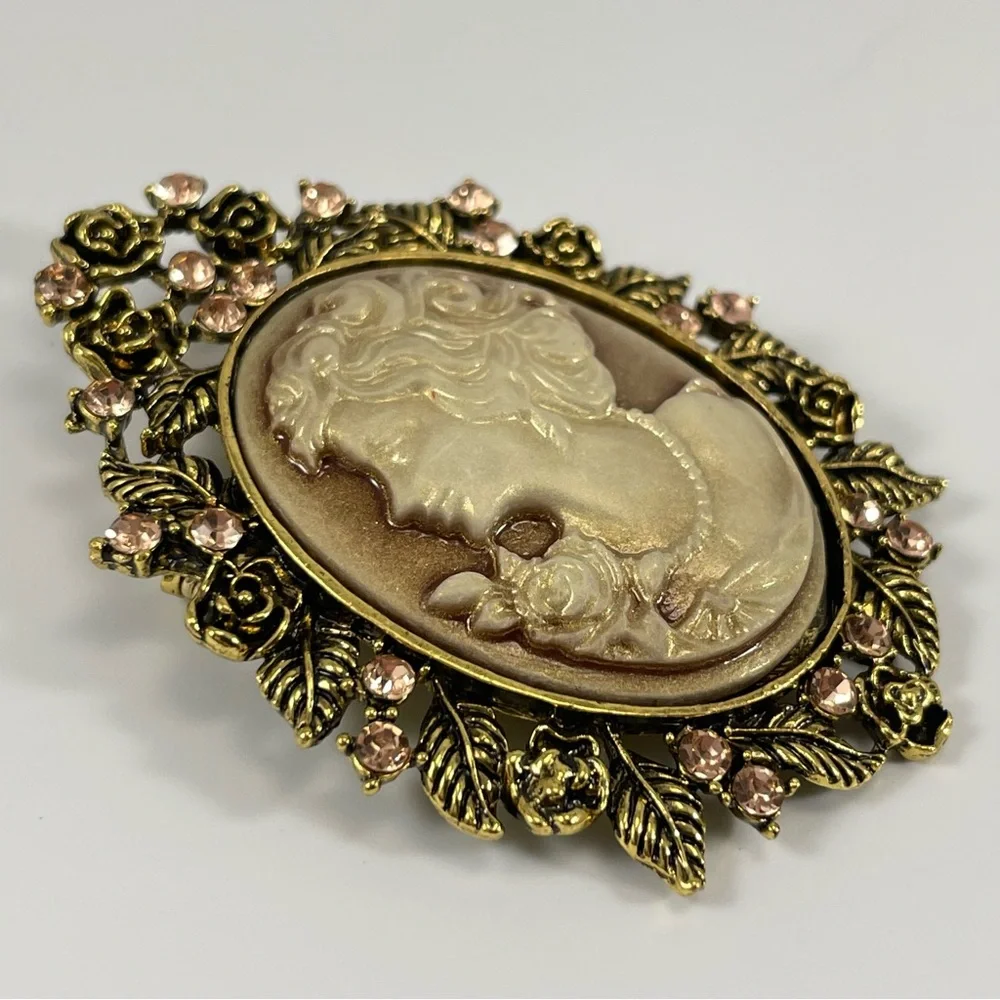 Cameo Brooch Pin Gold Tone Floral Design Vintage Look Champagne Rhinestones